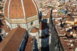 La cúpula de la Catedral vista desde la Torre Giotto, Florencia, Italia