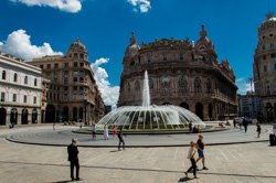 Piazza de Ferrari (Piața de Ferrari), Genova, Italia