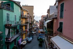 La rue principale, Manarola, Italie