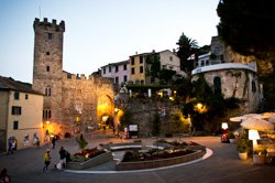 La place centrale du village, Porto Venere, Italie