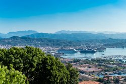 Blick auf den Hafen von der Straße nach Riomaggiore, La Spezia, Italien