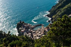 Widok ze ścieżki w San Bernardino, Vernazza, Włochy